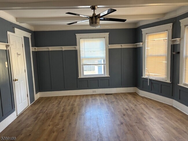 Building Photo - 220 S Washington Ave