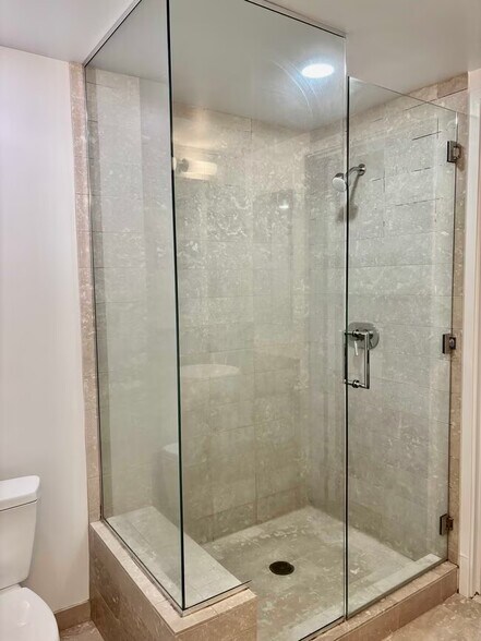 Building Photo - 631 Folsom St