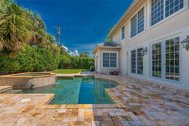 Building Photo - 2999 Banyan Rd