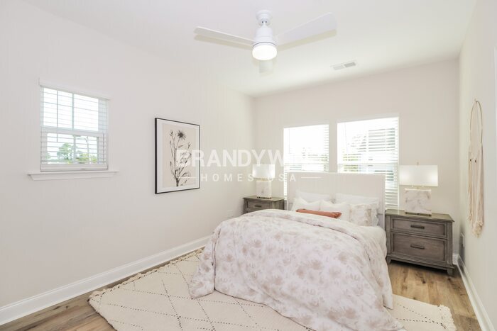 Building Photo - 1004 Wildflower Dr