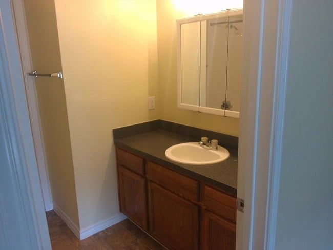 Building Photo - 11855 Dashwood Dr