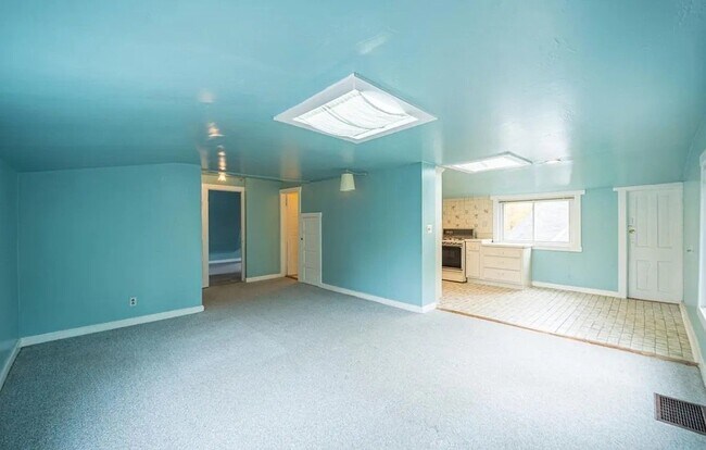 Building Photo - 180 Bellevue Ave