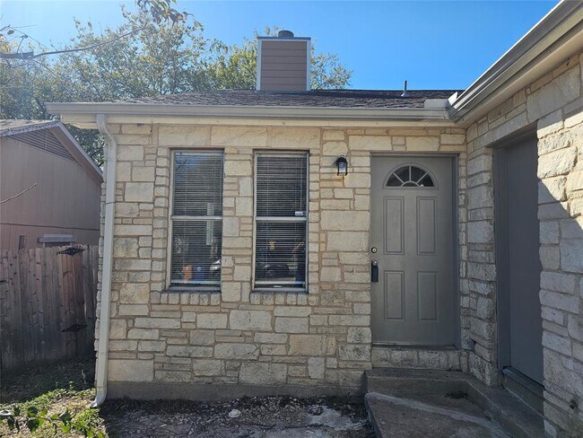 Building Photo - 1305 Bonnie Brae St