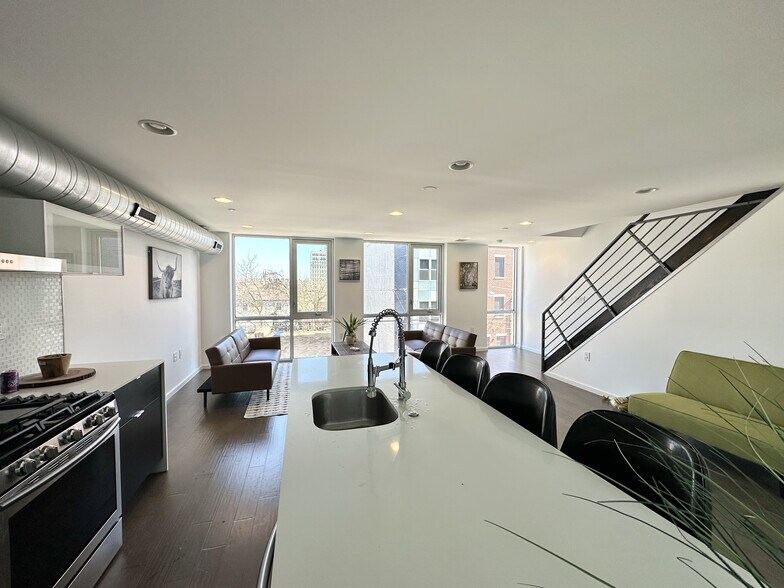 Building Photo - 1422 N 7th St