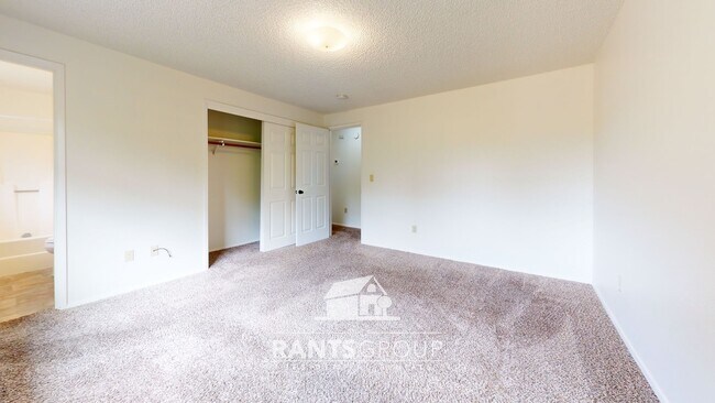 Building Photo - Spacious 3-Bed 2-Bath Tumwater Home with Large Yard! Close to I-5!