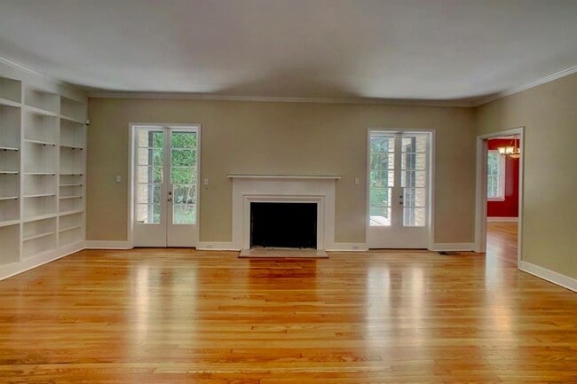 Building Photo - 811 E 38th St