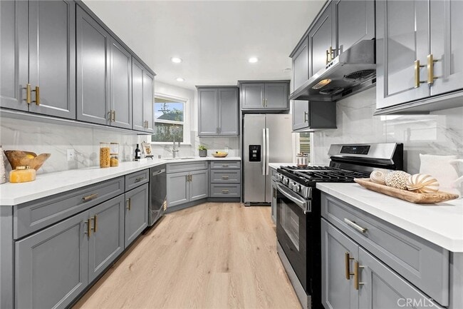 Building Photo - 1505 N Rosewood Ave