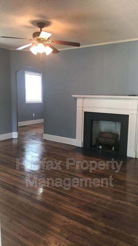 Building Photo - 506 E Club Blvd