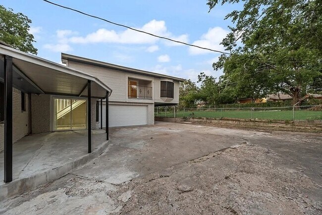 Building Photo - 5706 Rocky Ridge Rd