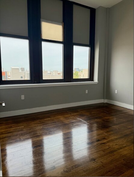 Building Photo - 1501 S 17th St