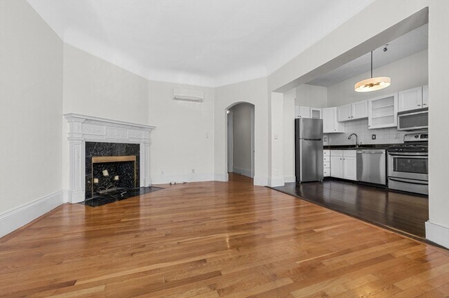 Building Photo - 261 Beacon St