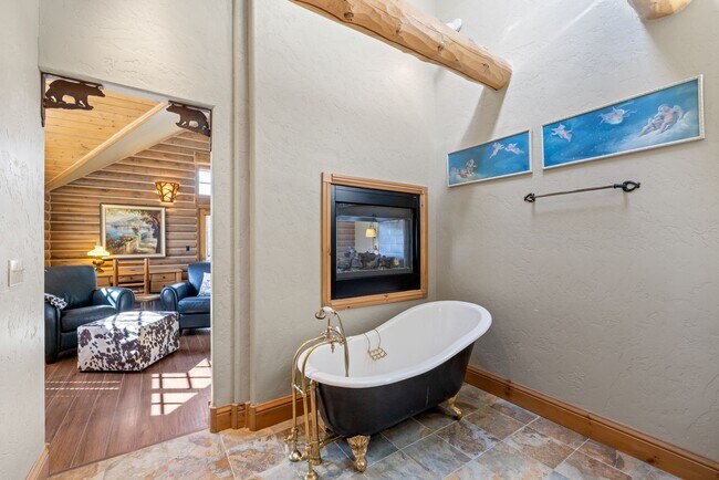 Building Photo - New to the market!  Log home in Frisco!  L...