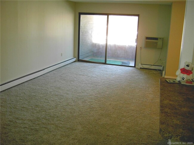 Building Photo - 100 Oxbow Dr