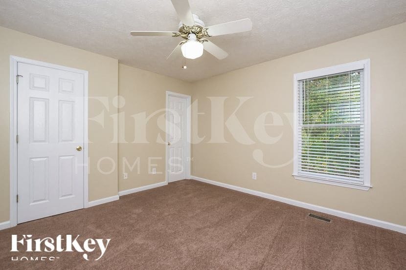 Building Photo - 118 Aztec Way SE