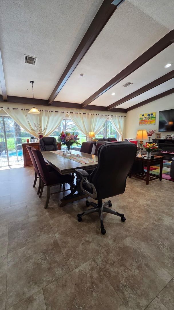 Building Photo - 4705 Holly Dr