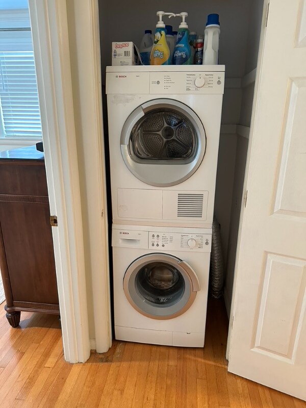 Building Photo - 749 Poinsettia St