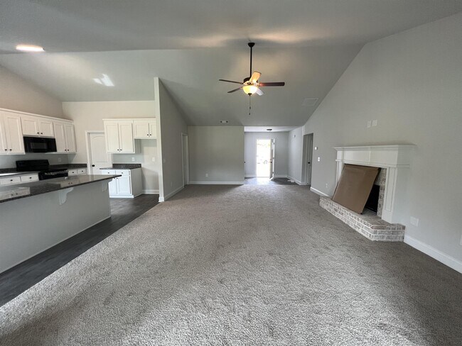Building Photo - 107 Suwannee Wy