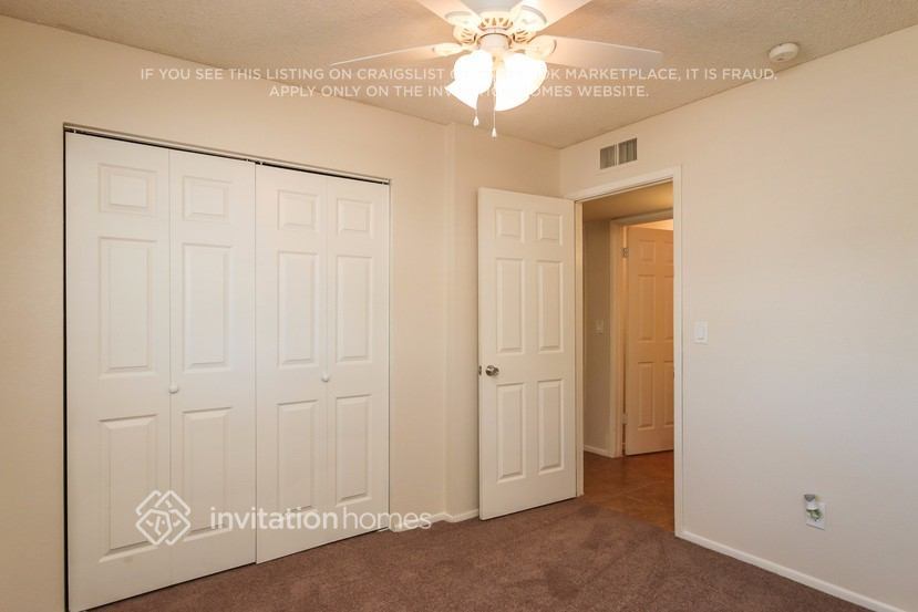 Building Photo - 955 S Pioneer