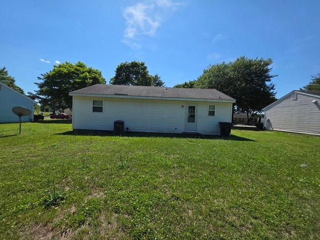 Building Photo - 1137 Hillcrest Ave