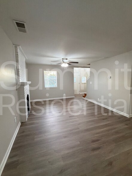 Building Photo - 4713 Walnut Grove Ave