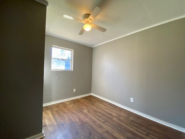 Building Photo - Cozy 3 Bedroom 1 Bath Home for Lease!