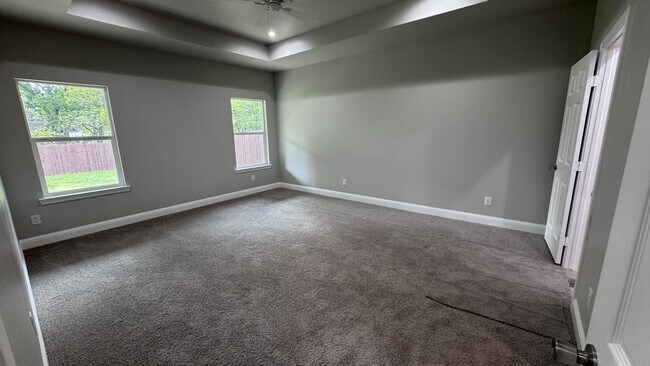 Building Photo - 813 Sayle St