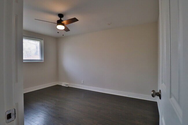 Building Photo - 16039 Marian Dr