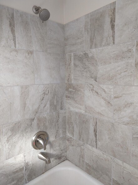 Building Photo - 1007 9th Ave