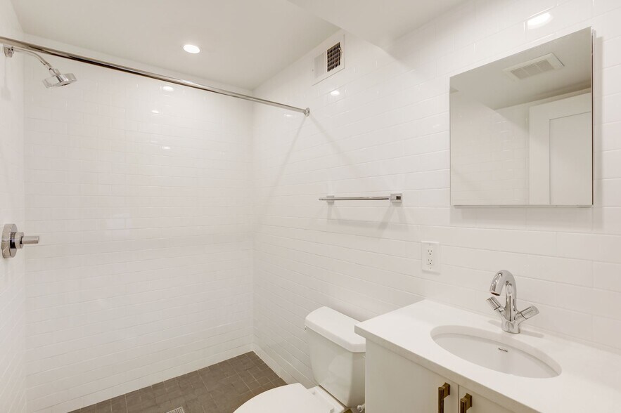 Building Photo - 215 Upshur St NW