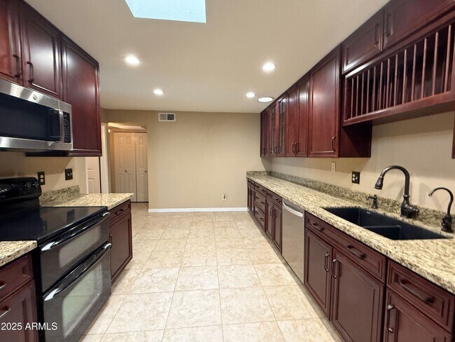 Building Photo - 5110 W Wood Dr