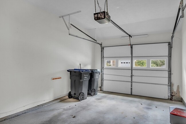 Building Photo - 30 Caspian Way