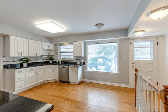 Building Photo - 996 Castlegate Ct