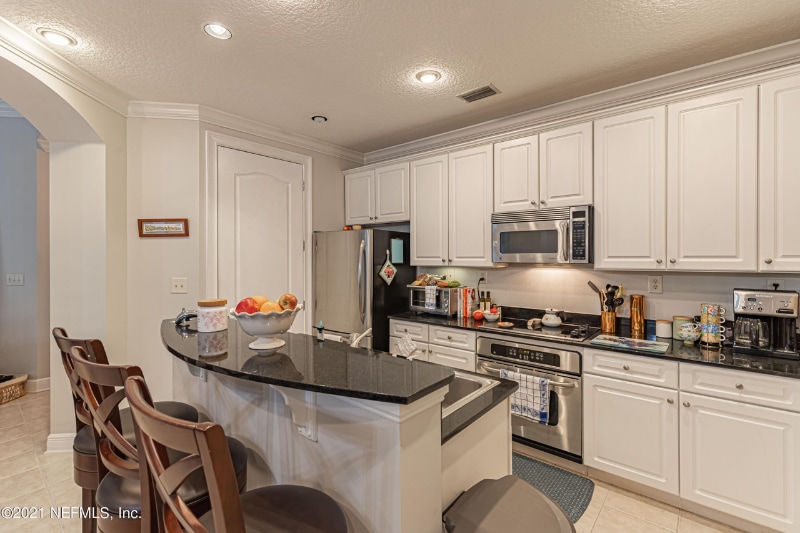 Building Photo - 4300 S Beach Pkwy