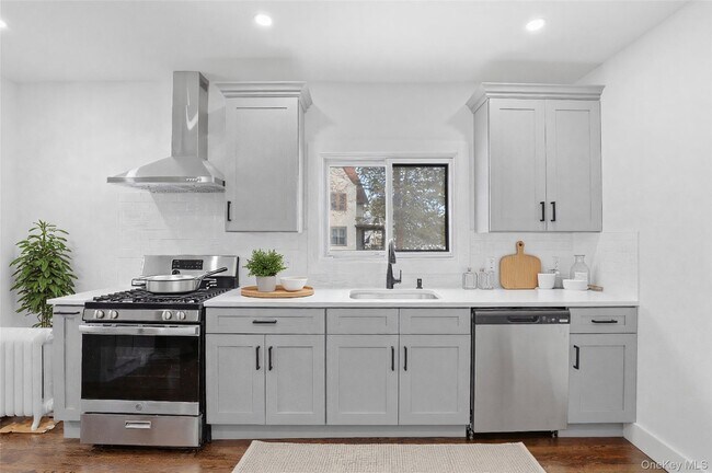 Building Photo - 25 Midland Ave