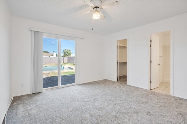 Building Photo - 2104 E Cornell Dr