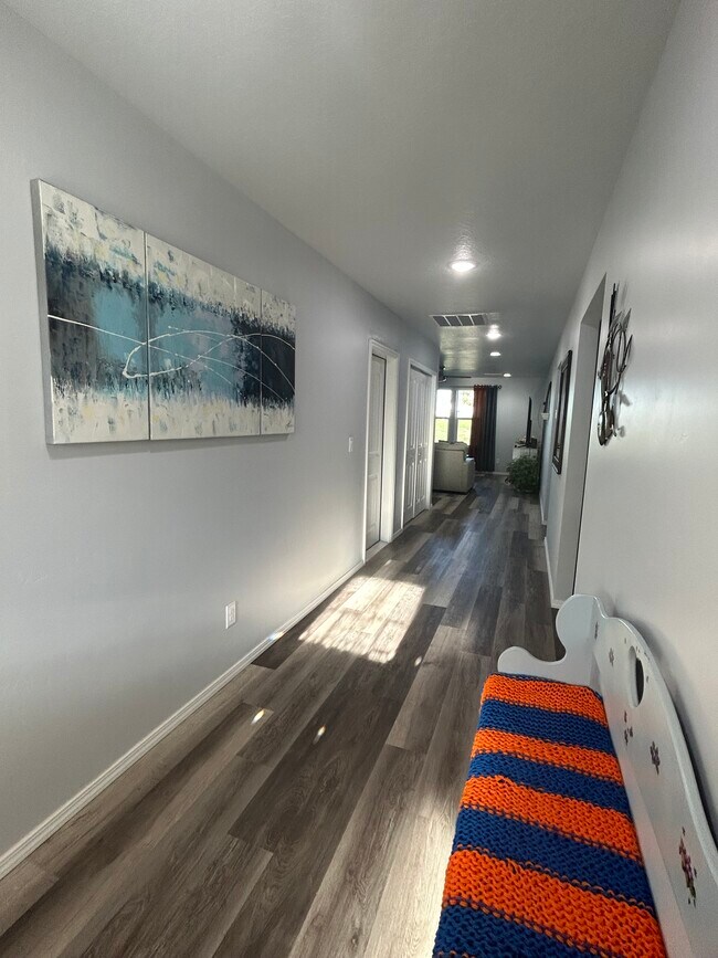 Building Photo - 4220 N 1410 E