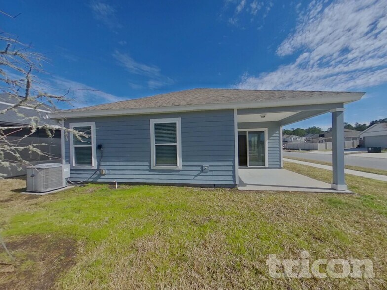 Building Photo - 8096 Hind Wy