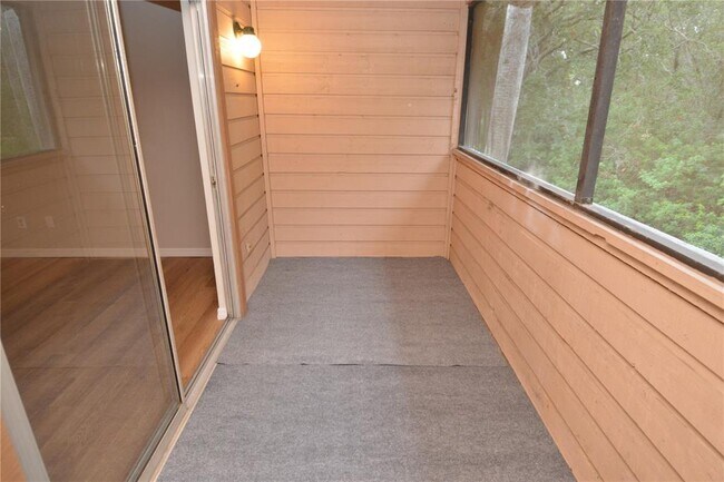 Building Photo - 1400 Gandy Blvd N