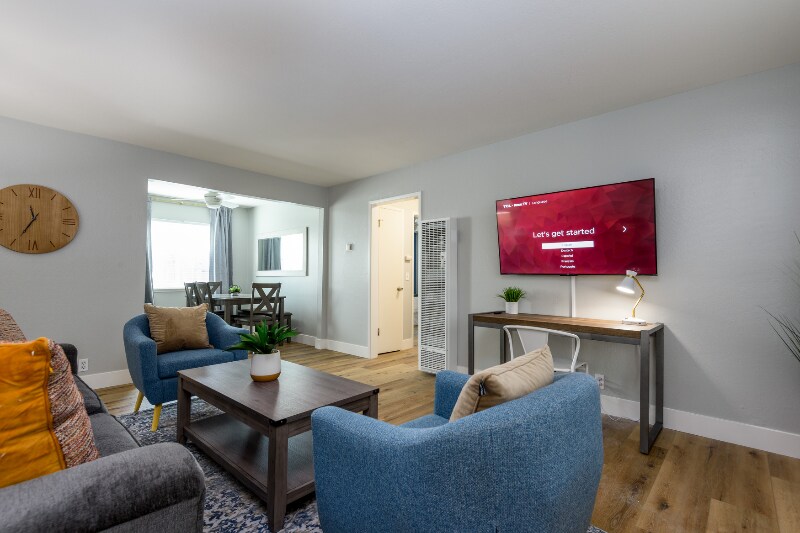 Building Photo - 1176 King St