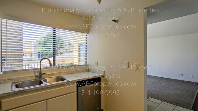 Building Photo - 5477 Twin Lakes Dr