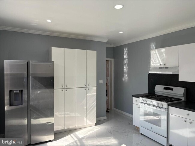 Building Photo - 712 Ohio Ave