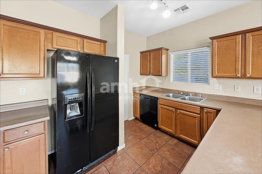 Building Photo - 7881 S Sentinal Stone Dr
