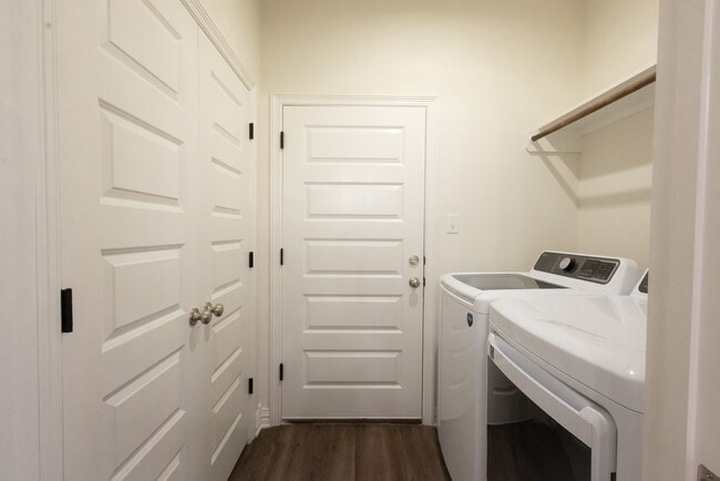 Building Photo - Brand New Townhome Available 8/1/2026