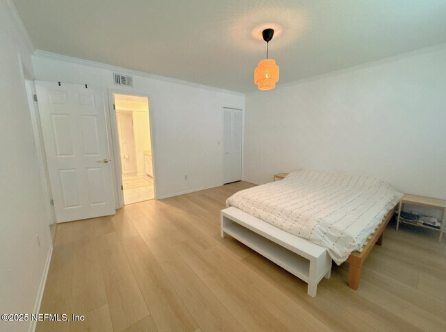 Building Photo - 3548 Tiara Way W