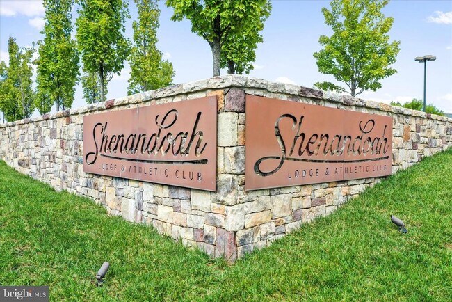 Building Photo - 166 Trout Lily Dr