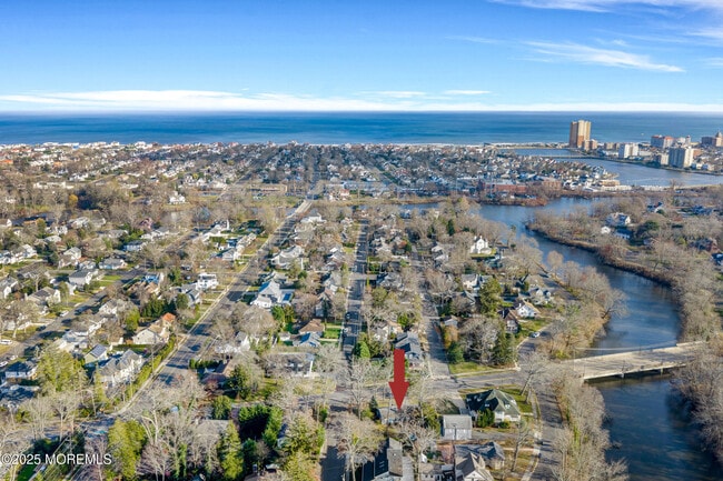 Building Photo - 488 Monmouth Rd