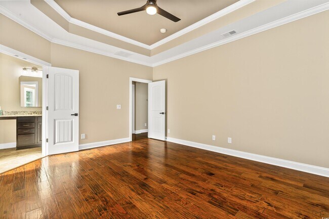 Building Photo - 1592 Buckingham Ave