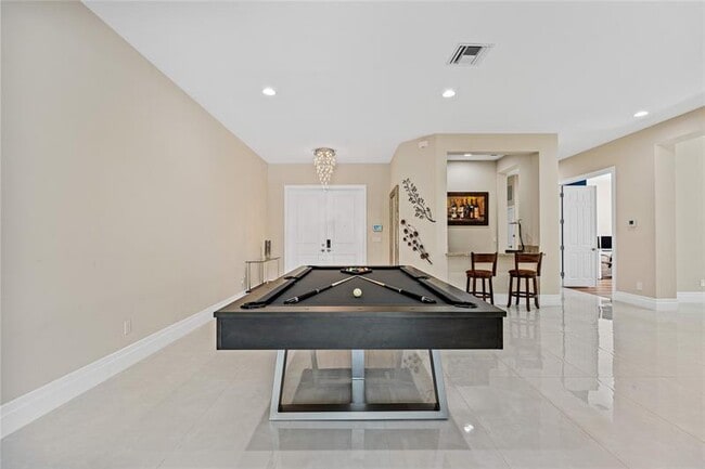 Building Photo - 9571 Eden Roc Ct