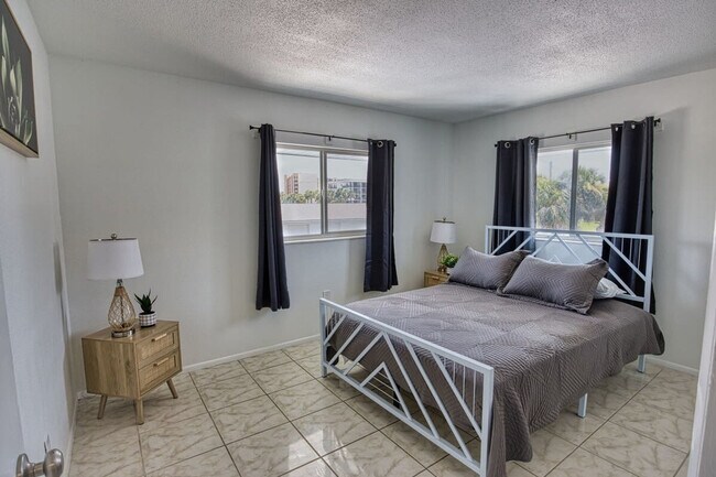 Building Photo - 505 Fillmore Ave