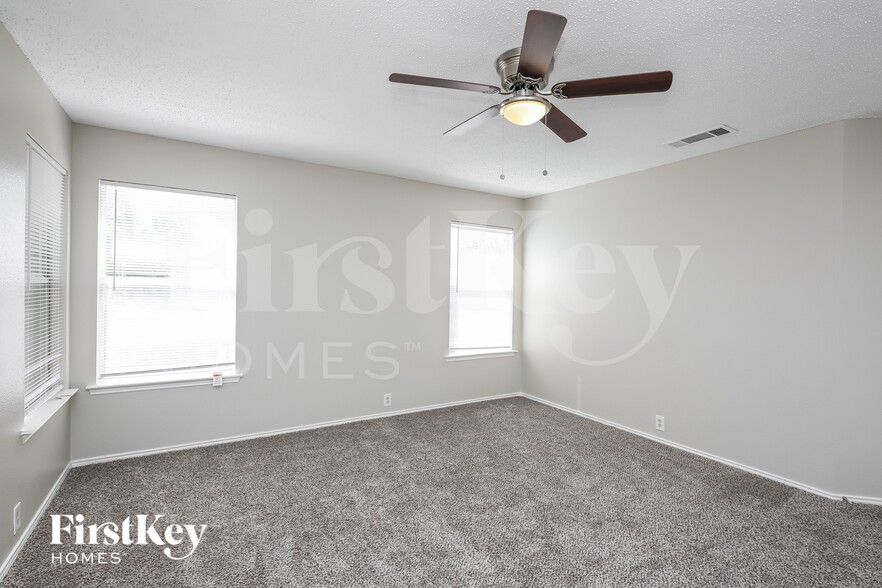 Building Photo - 820 Monette Dr